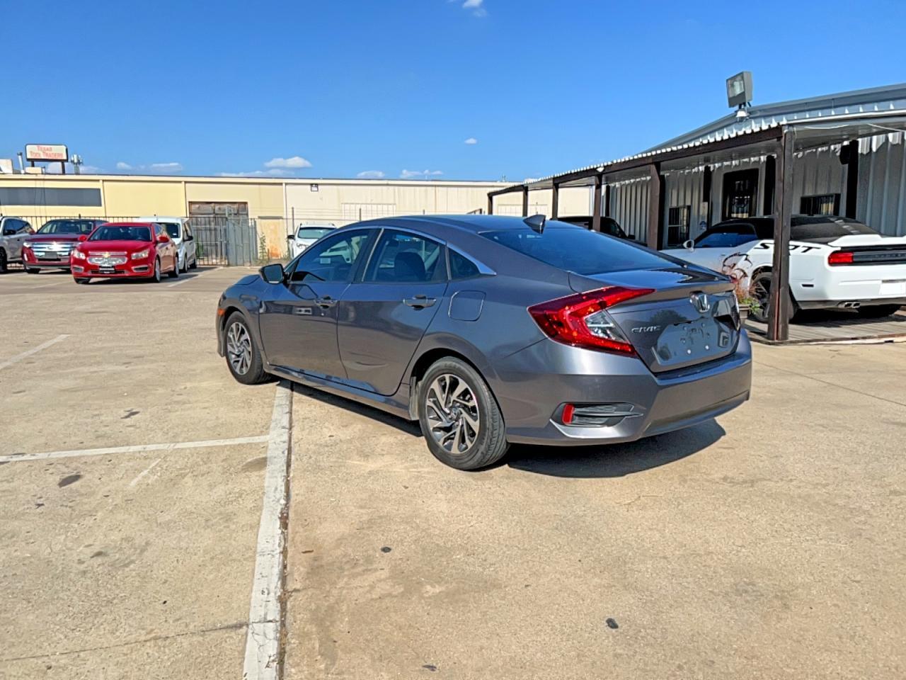 2018 Honda Civic Ex - Image 3
