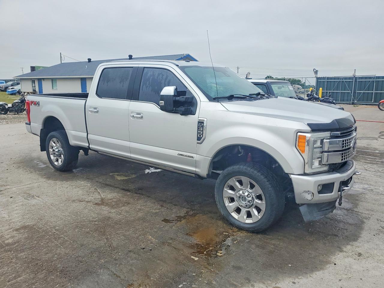 2017 Ford F350 Super Duty - Фото 4