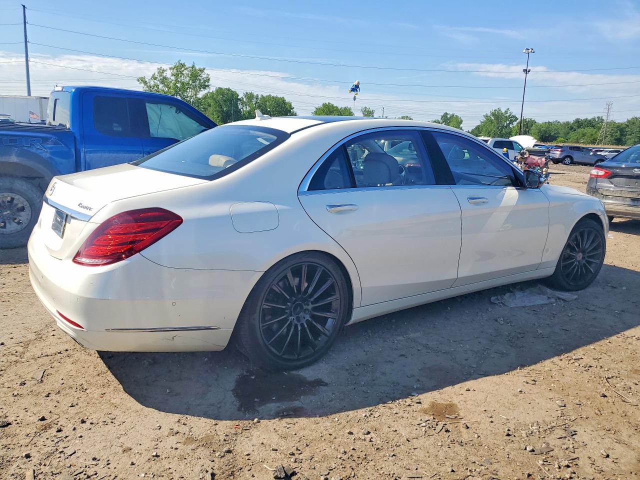 2015 Mercedes-Benz S 550 4Matic - Image 3