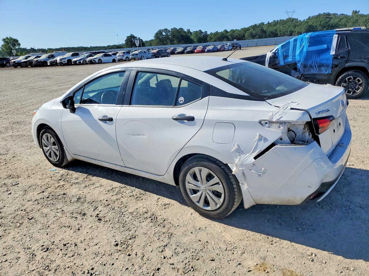 2020 Nissan Versa S - Фото 2