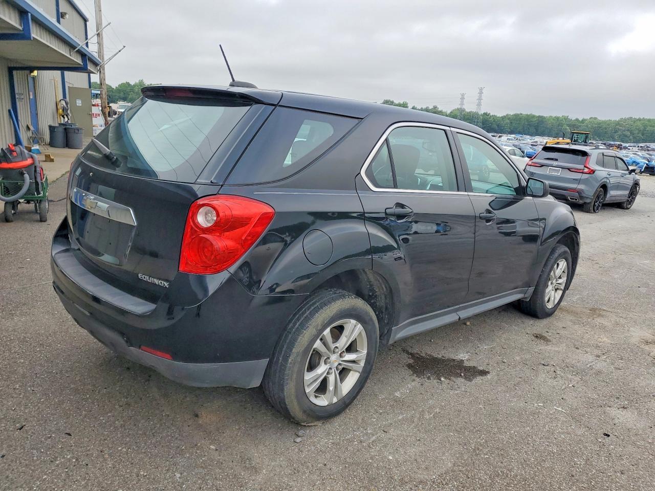 2015 Chevrolet Equinox Ls - Image 3
