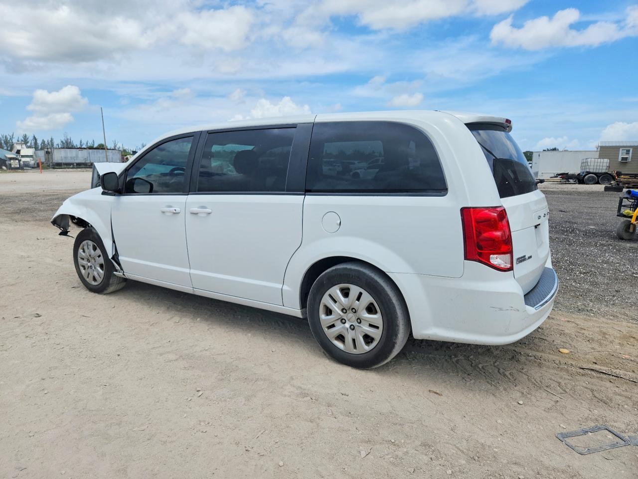 2018 Dodge Grand Caravan Se - Image 2