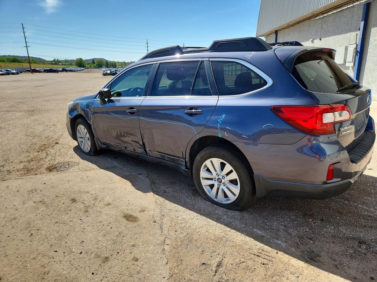 2015 Subaru Outback 2.5I Premium - Image 2