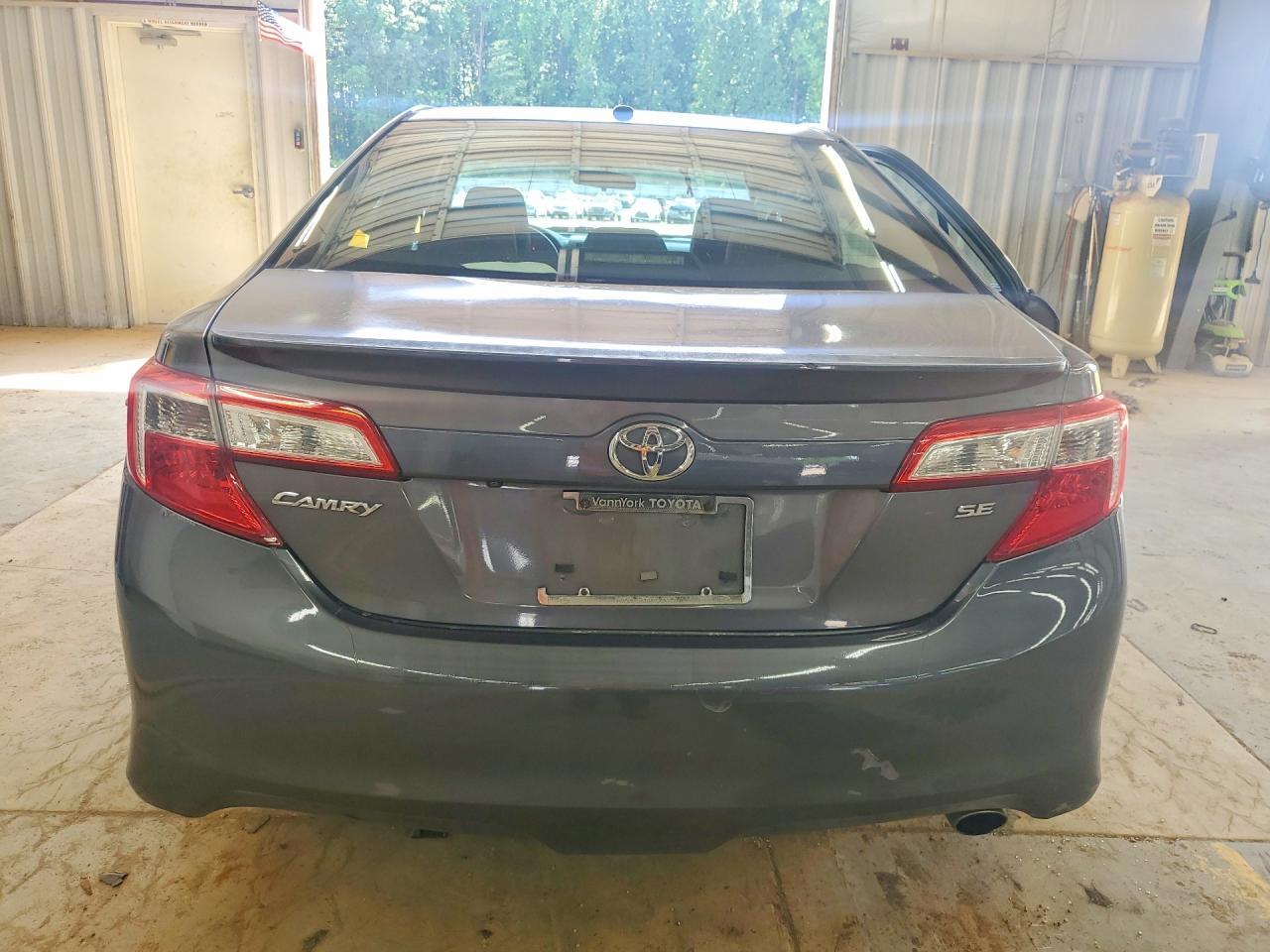 2014 Toyota Camry Se - Image 6