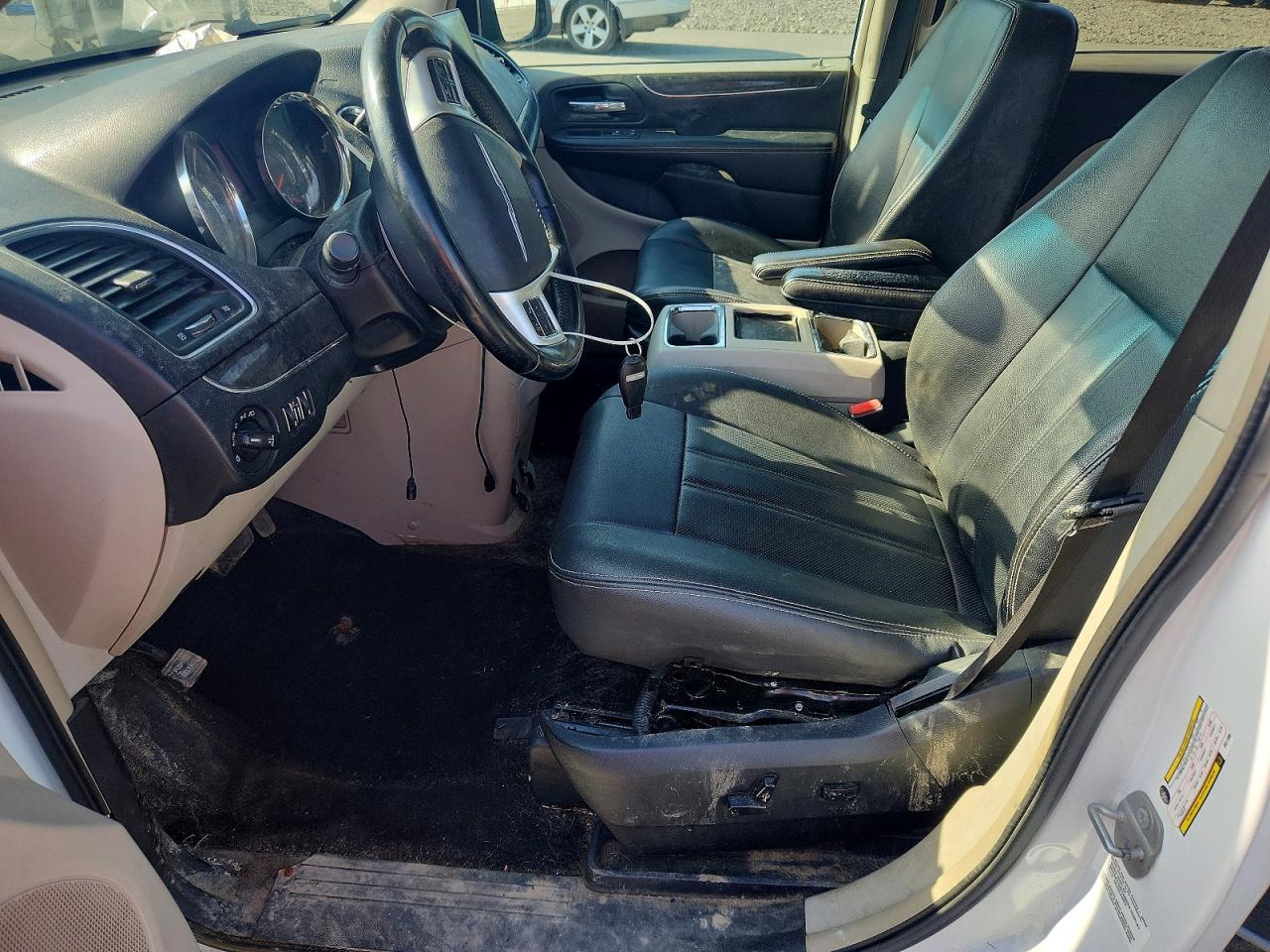 2014 Chrysler Town & Country Touring - Фото 7