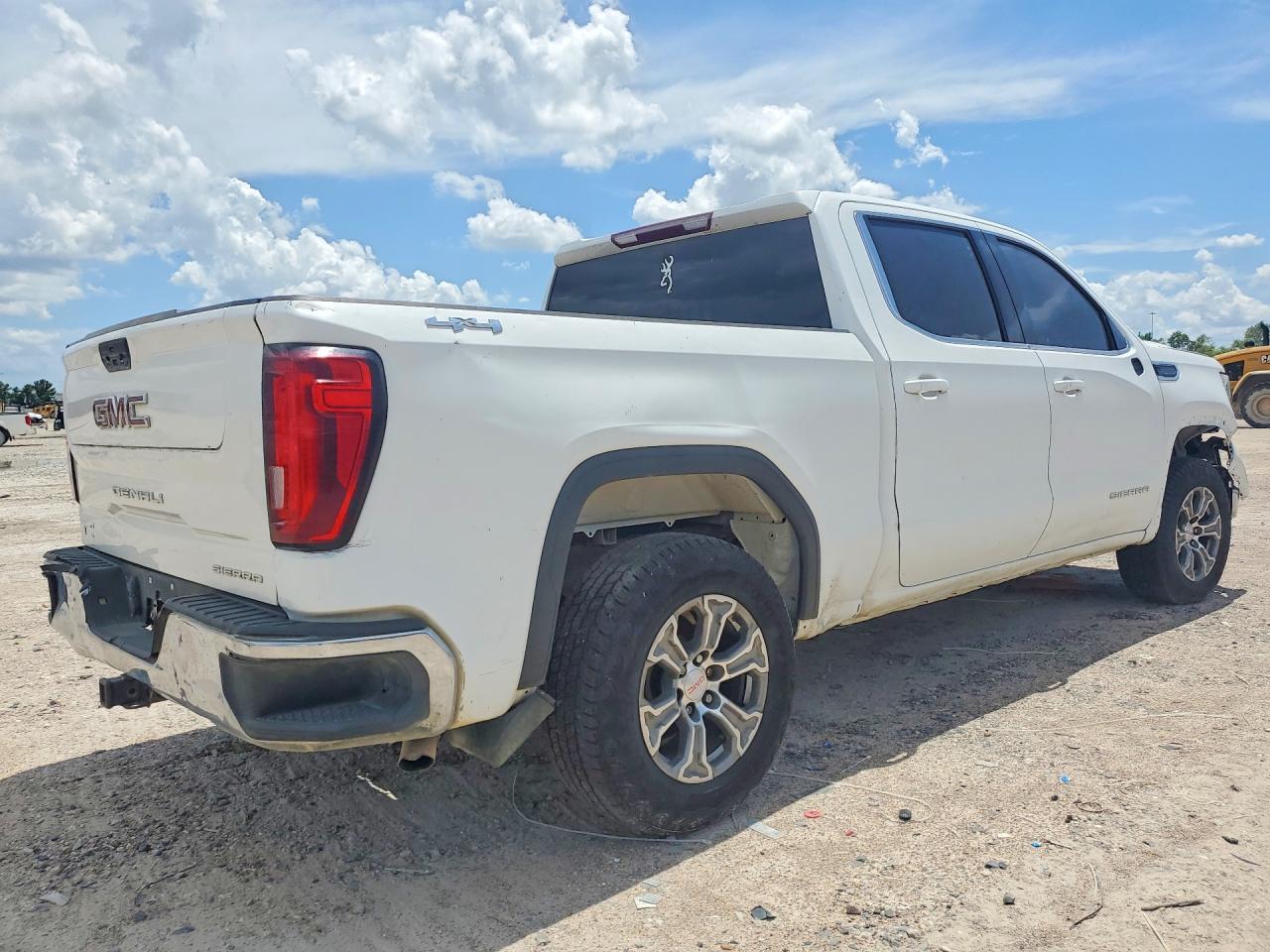 2022 GMC Sierra K1500 Sle - Image 3