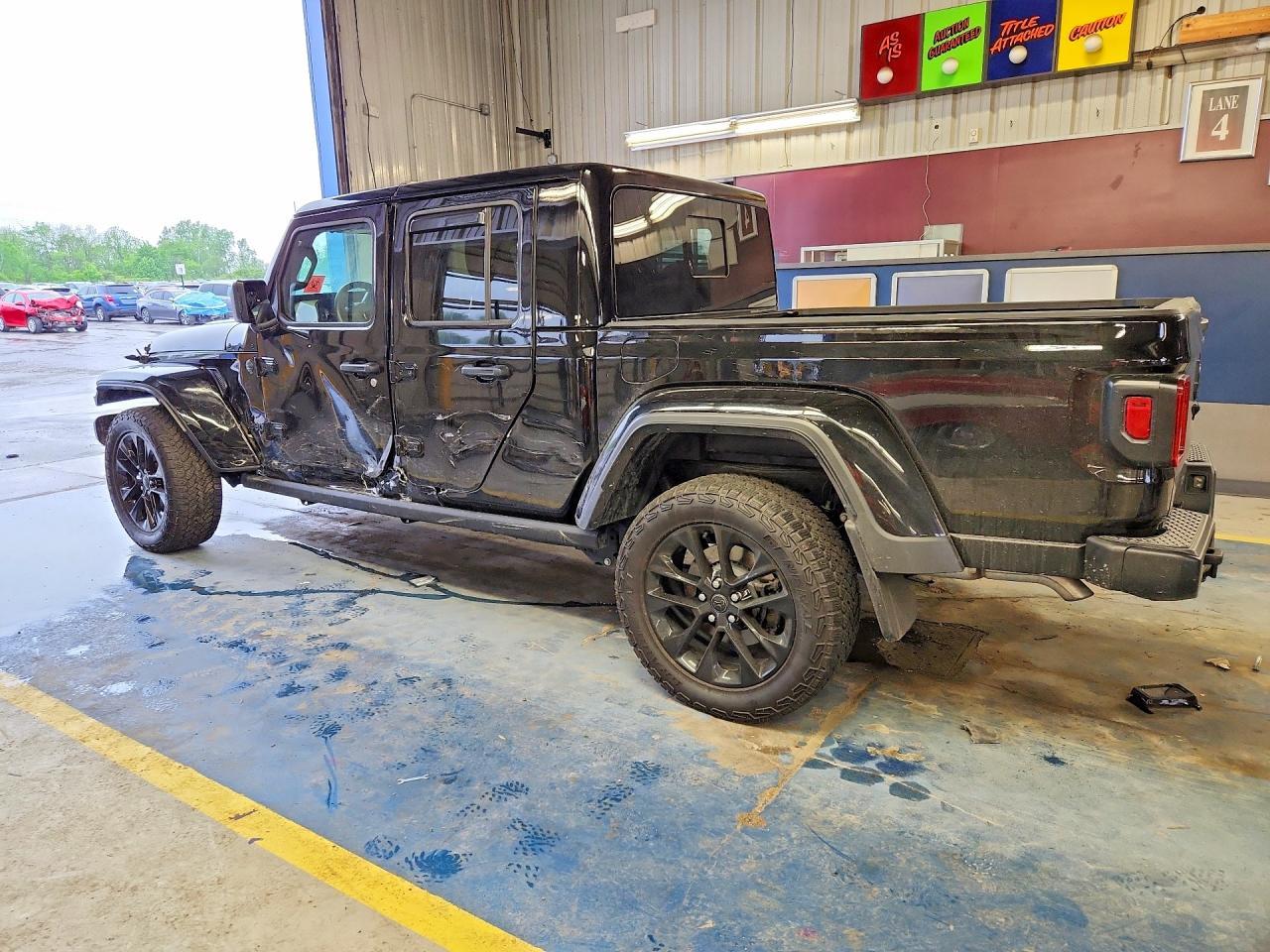 2025 Jeep Gladiator Sport - Фото 2