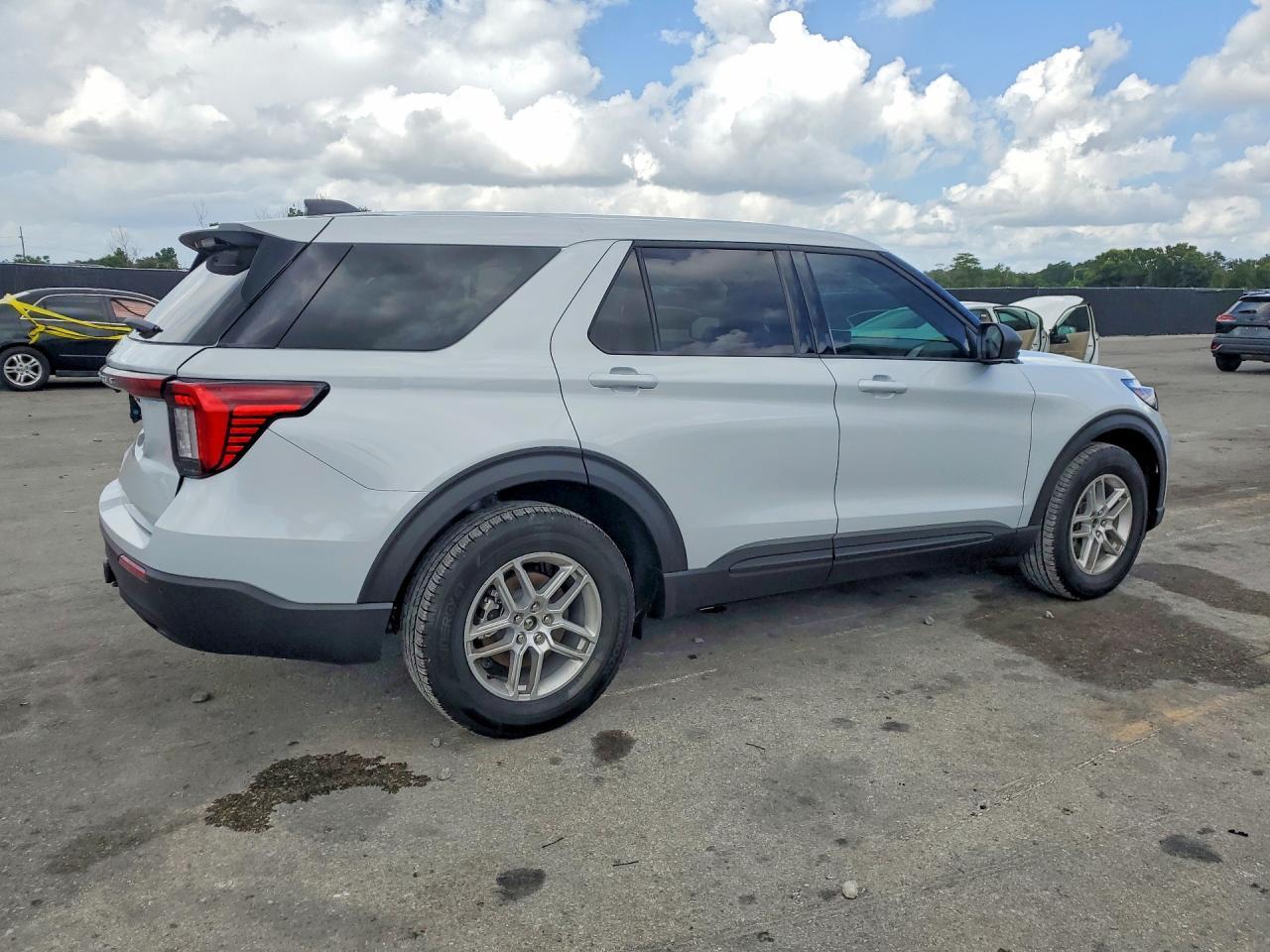2026 Ford Explorer Active - Фото 3