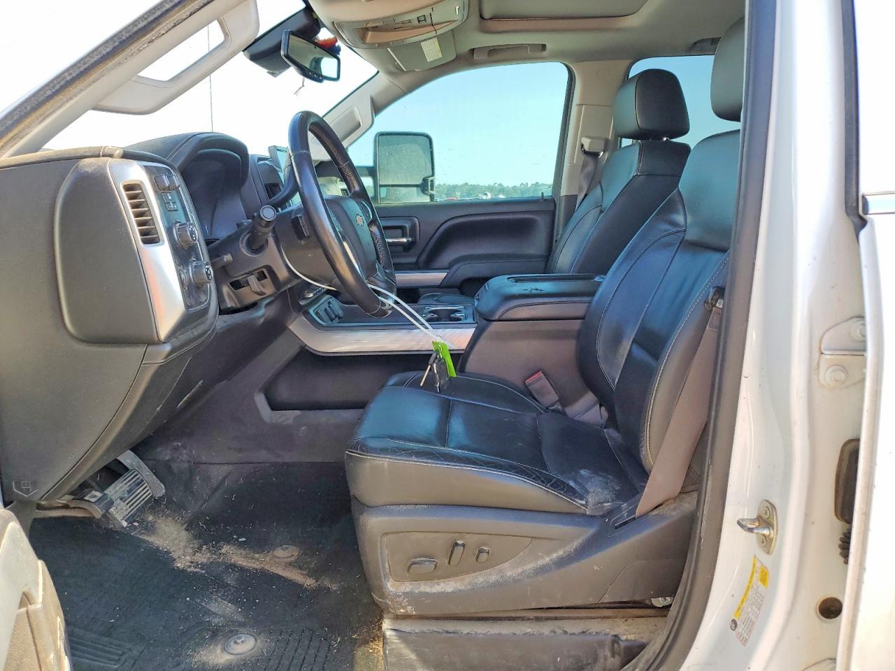2016 Chevrolet Silverado - Image 7