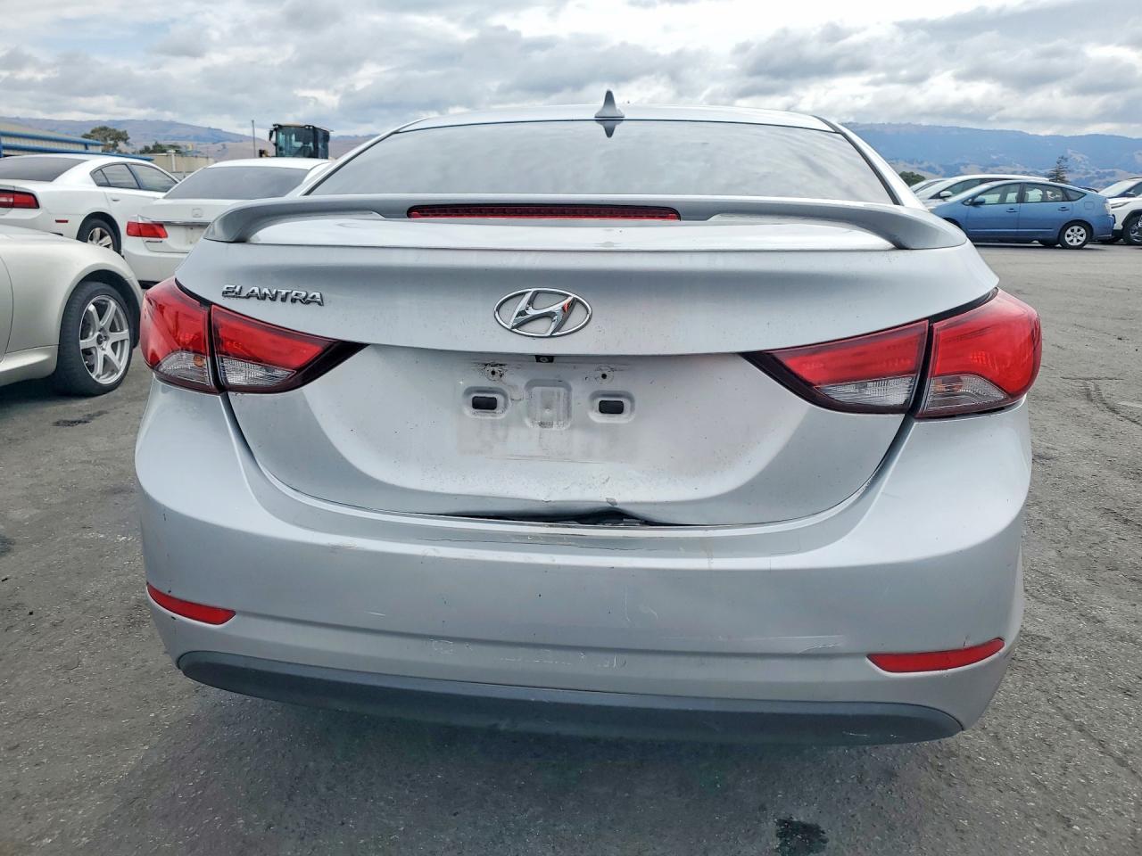 2015 Hyundai Elantra Se - Image 6