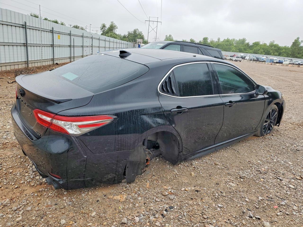 2019 Toyota Camry Xse - Фото 3