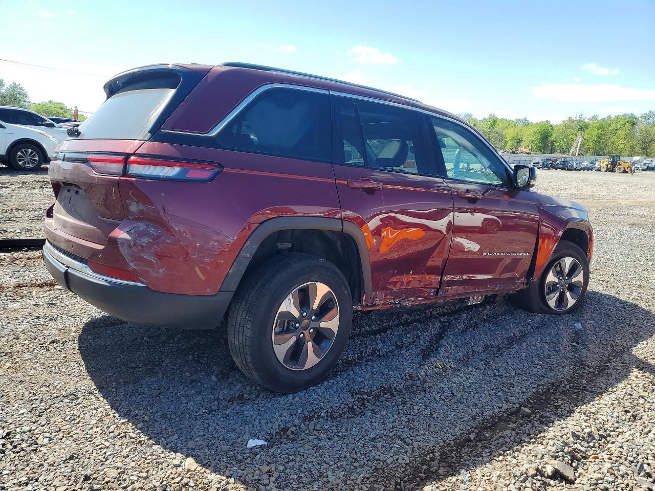 2023 Jeep Grand Cherokee Limited 4Xe - Image 3