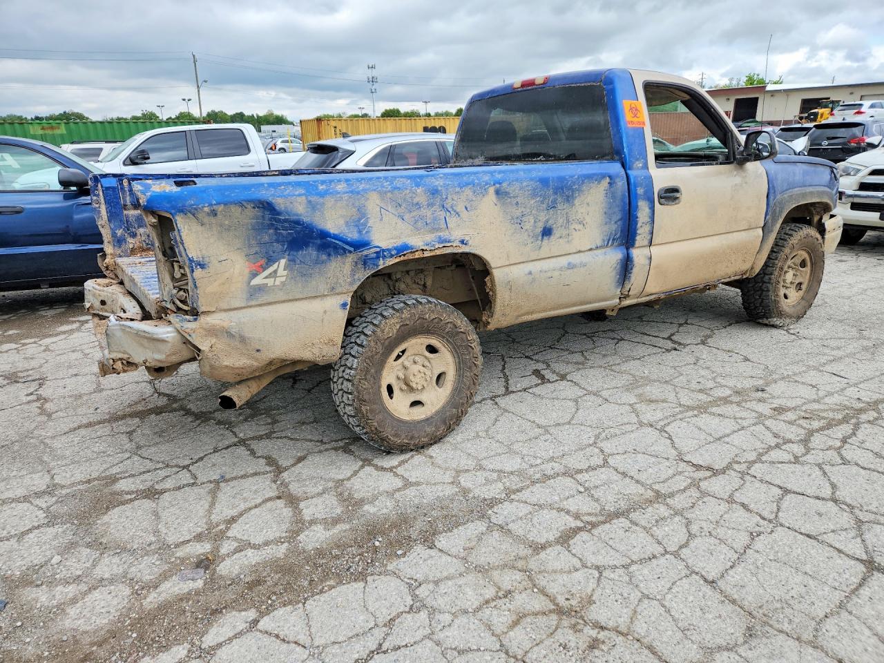 2004 Chevrolet Silverado K2500 Heavy Duty - Фото 3