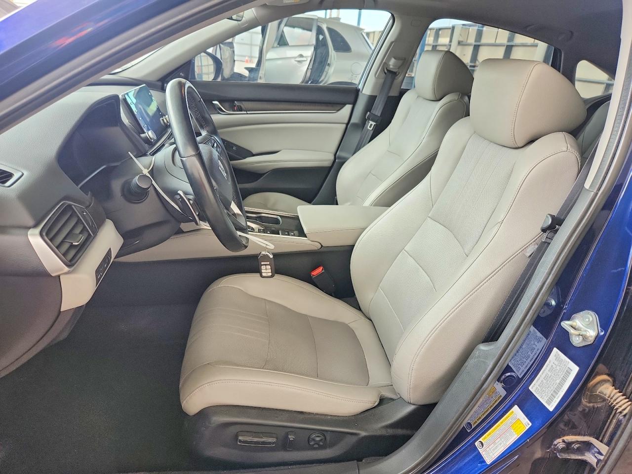 2020 Honda Accord Touring Hybrid - Фото 7