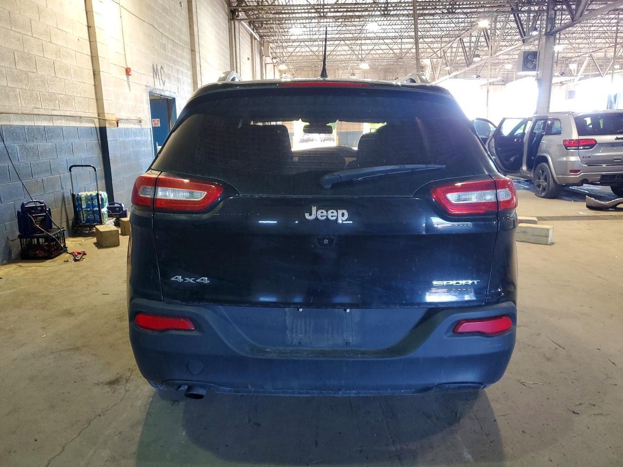 2017 Jeep Cherokee Sport - Image 6
