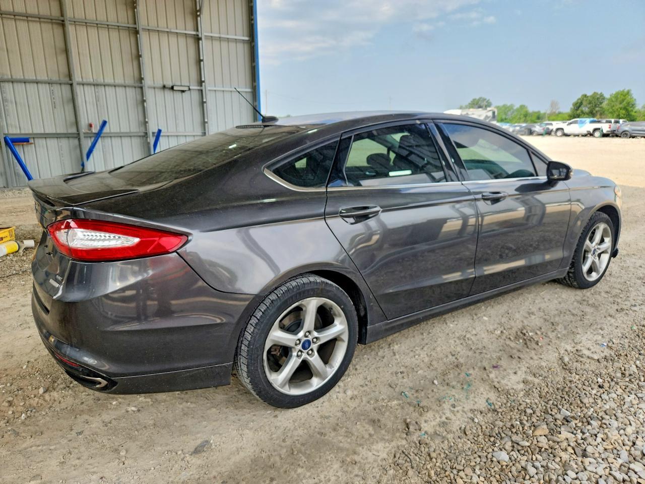 2016 Ford Fusion Se - Image 3