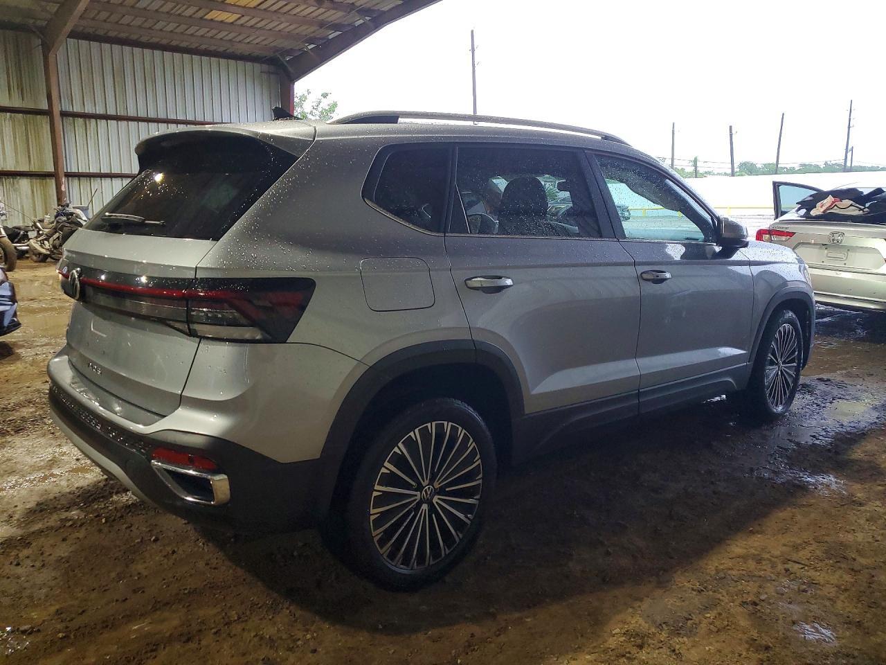 2025 Volkswagen Taos Se - Фото 3