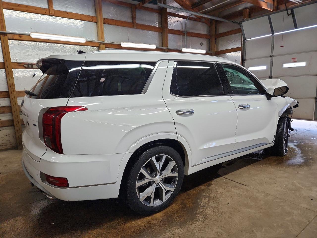 2022 Hyundai Palisade Limited - Image 3