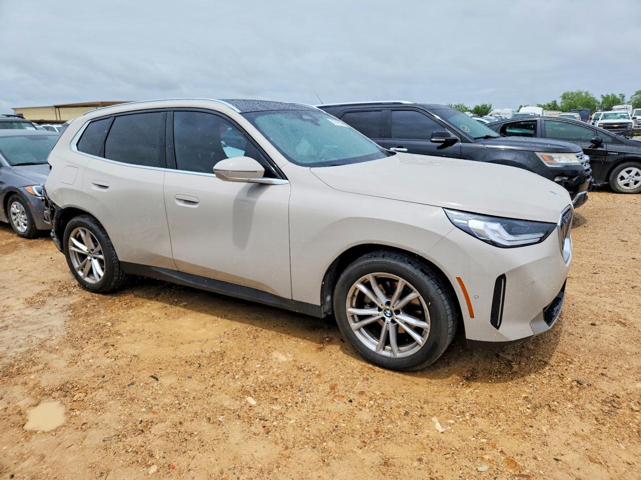 2025 BMW X3 30 xDrive - Image 4