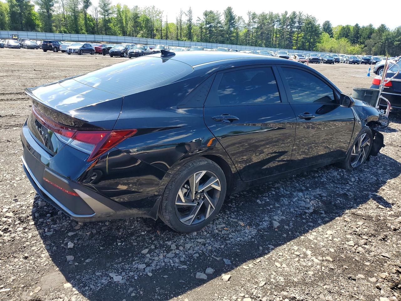 2025 Hyundai Elantra Sel Sport - Image 3