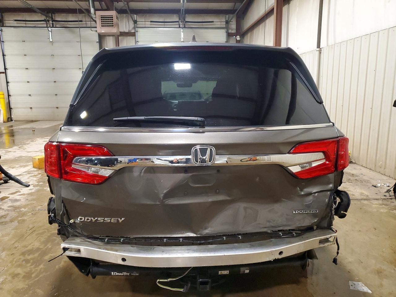 2018 Honda Odyssey Touring - Фото 6