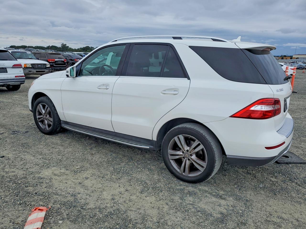 2015 Mercedes-Benz Ml 350 4Matic - Image 2
