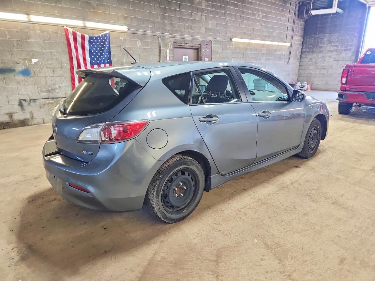 2012 Mazda 3 I - Image 3
