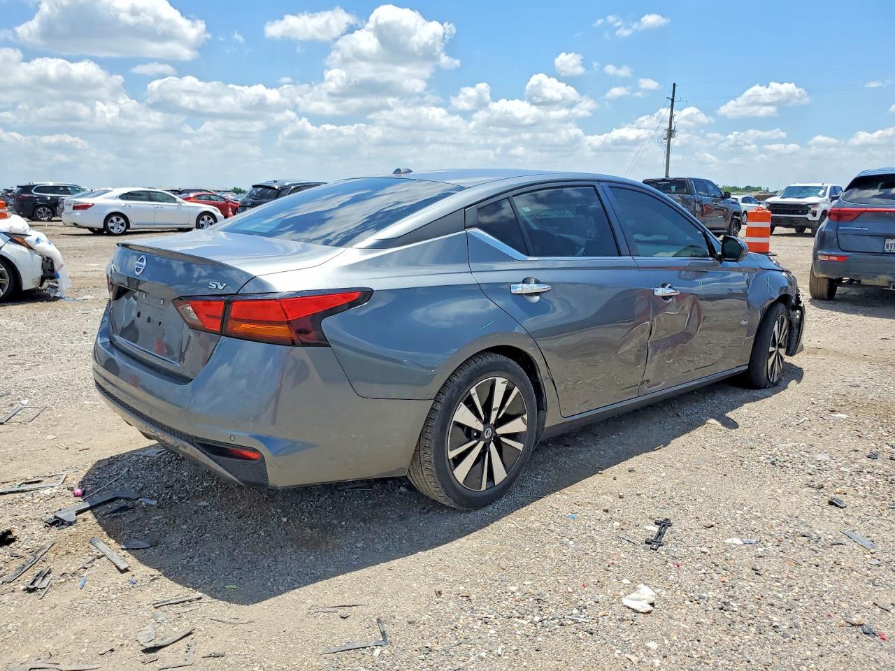 2021 Nissan Altima Sv - Фото 3