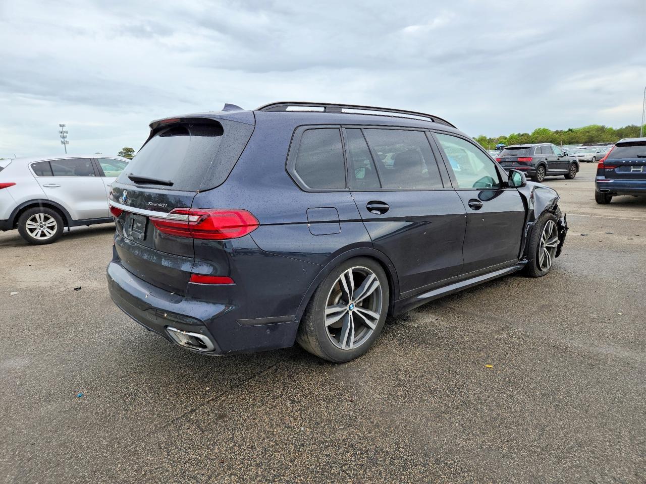 2019 BMW X7 xDrive40I - Фото 3
