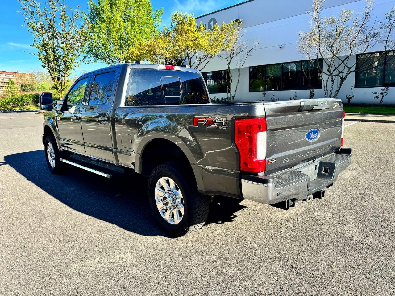 2018 Ford F350 Super Duty - Image 3