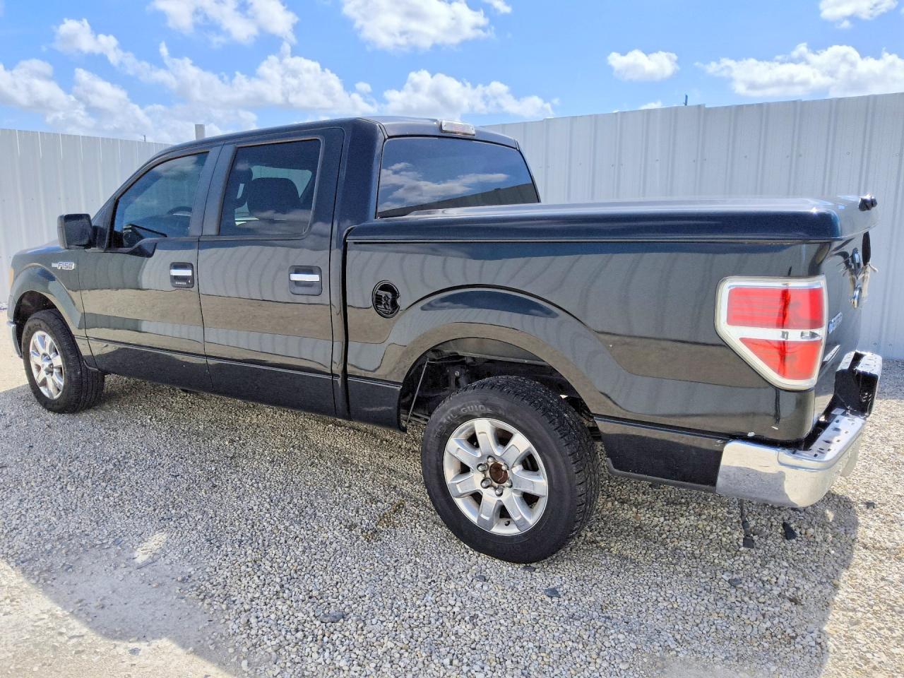 2014 Ford F150 Supercrew - Фото 2