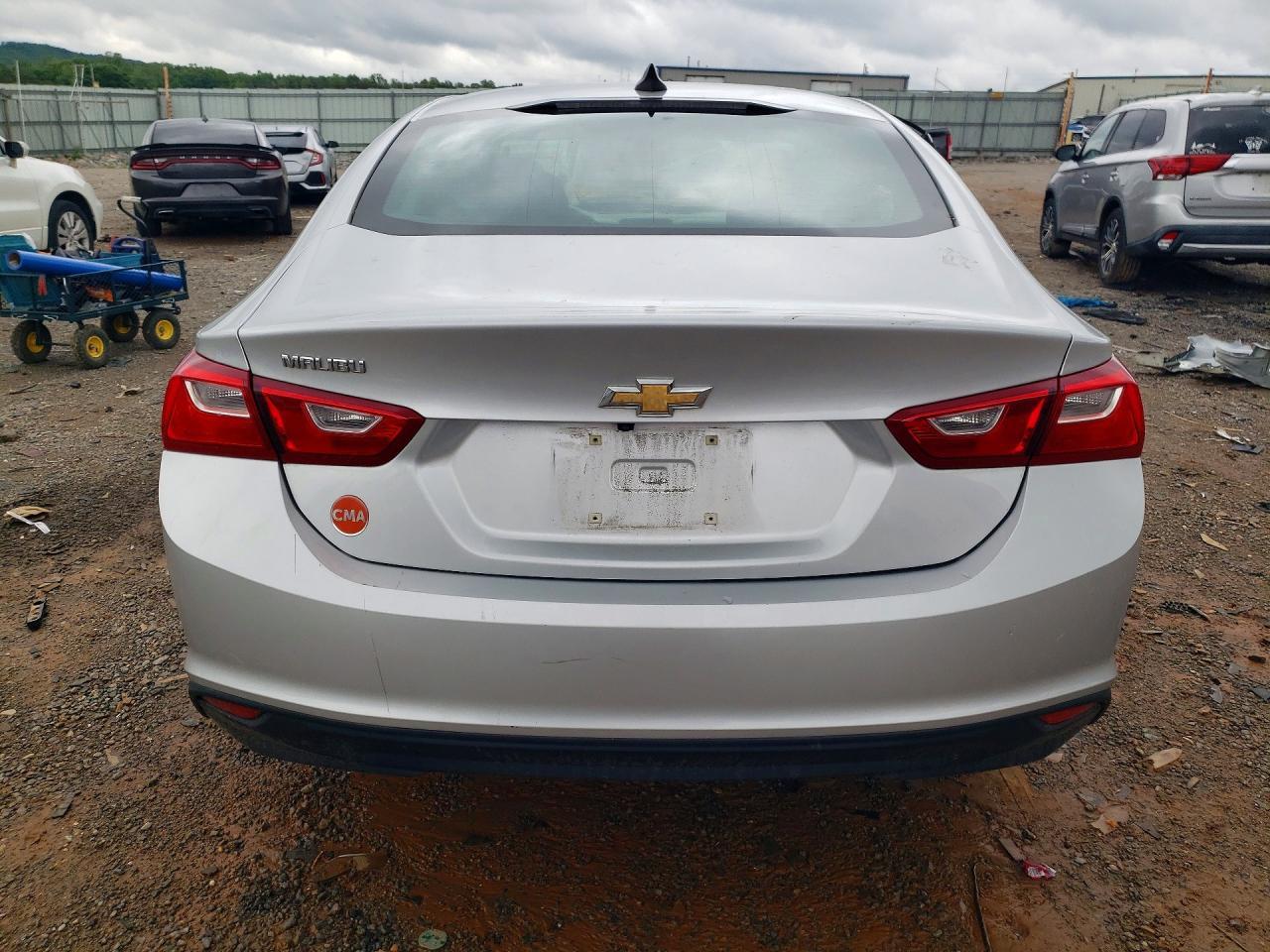 2017 Chevrolet Malibu Ls - Image 6
