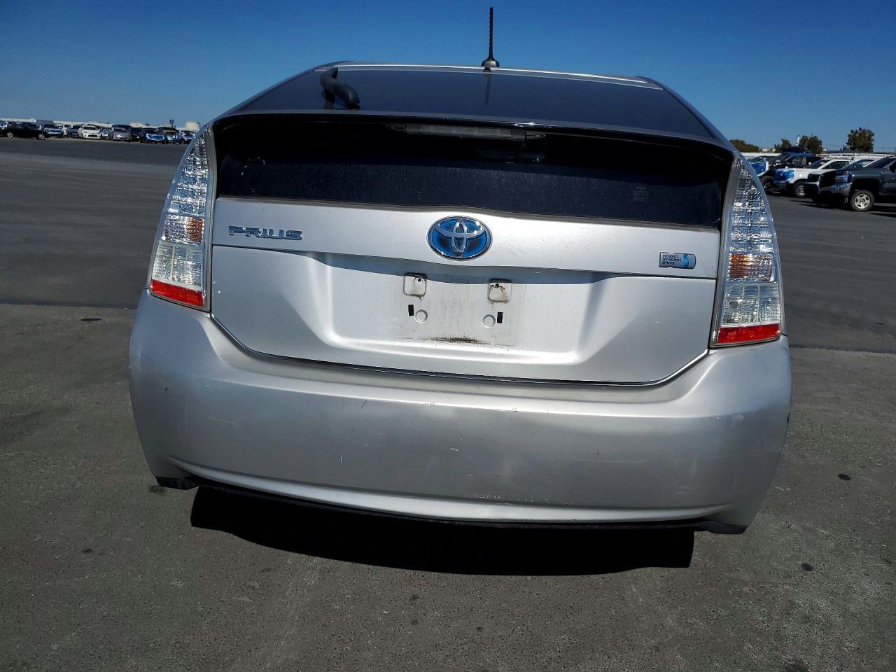 2010 Toyota Prius Iii - Фото 6