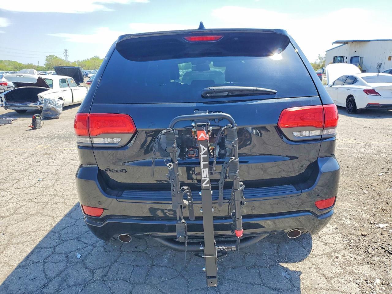 2015 Jeep Grand Cherokee Laredo - Image 6