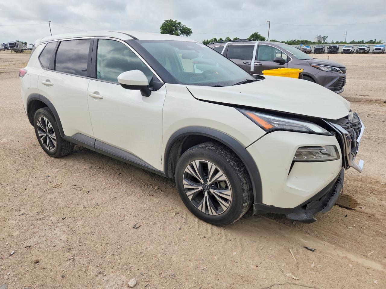2023 Nissan Rogue Sv - Фото 4