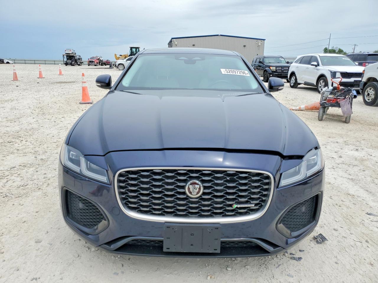2022 Jaguar Xf R-Dynamic Se - Image 5