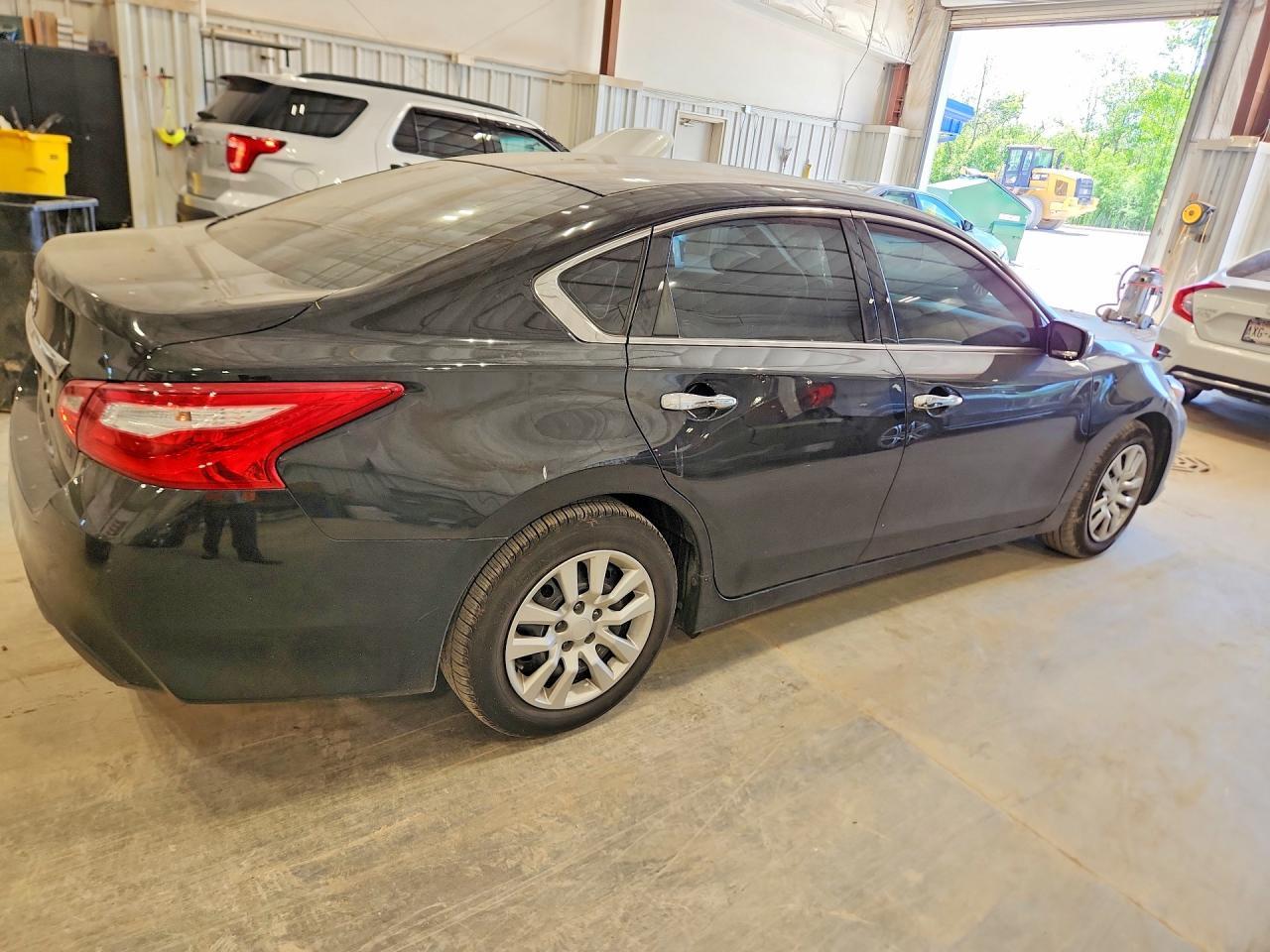 2017 Nissan Altima 2.5 S - Фото 3