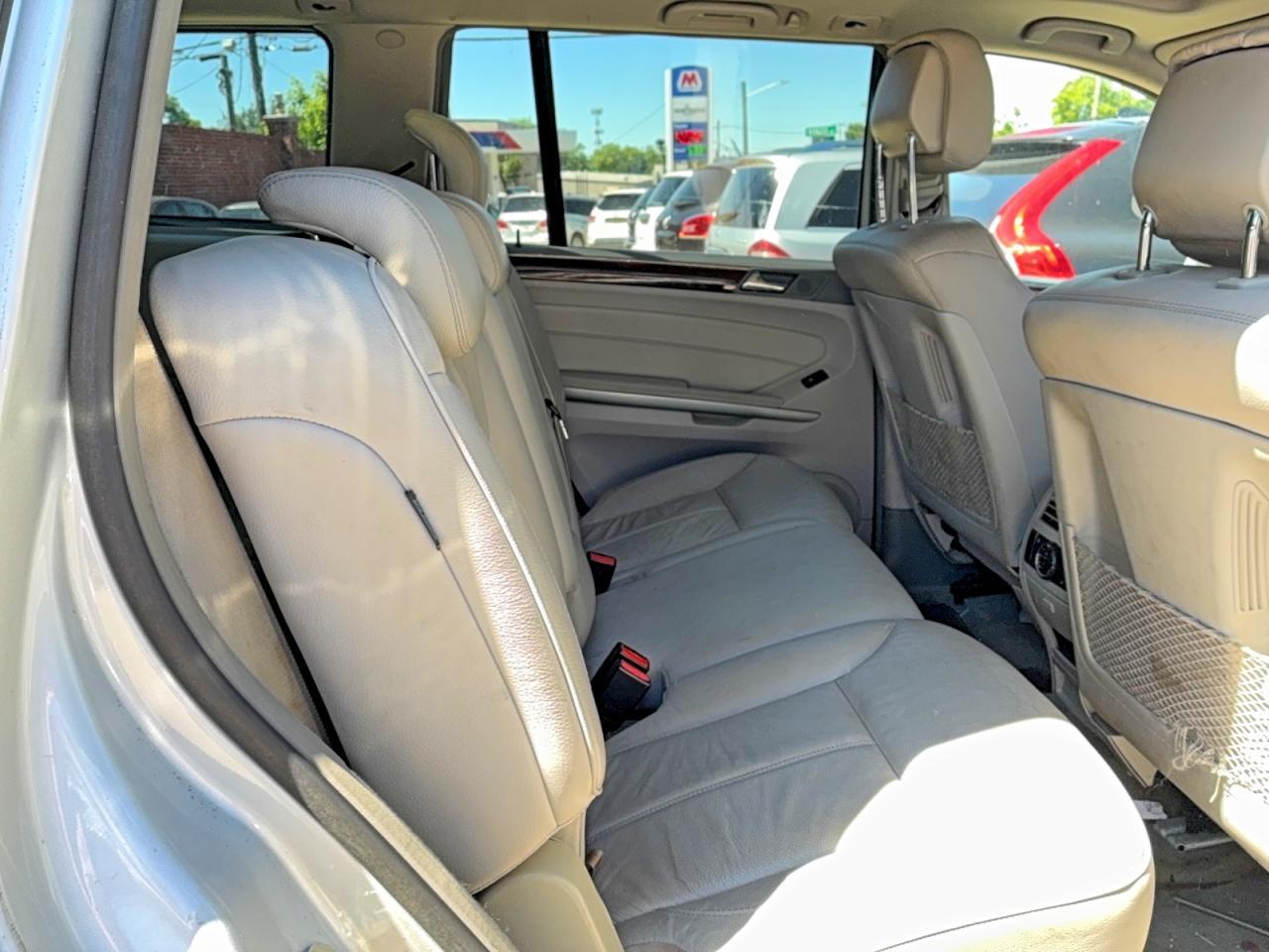 2010 Mercedes-Benz Gl 450 4Matic - Image 6
