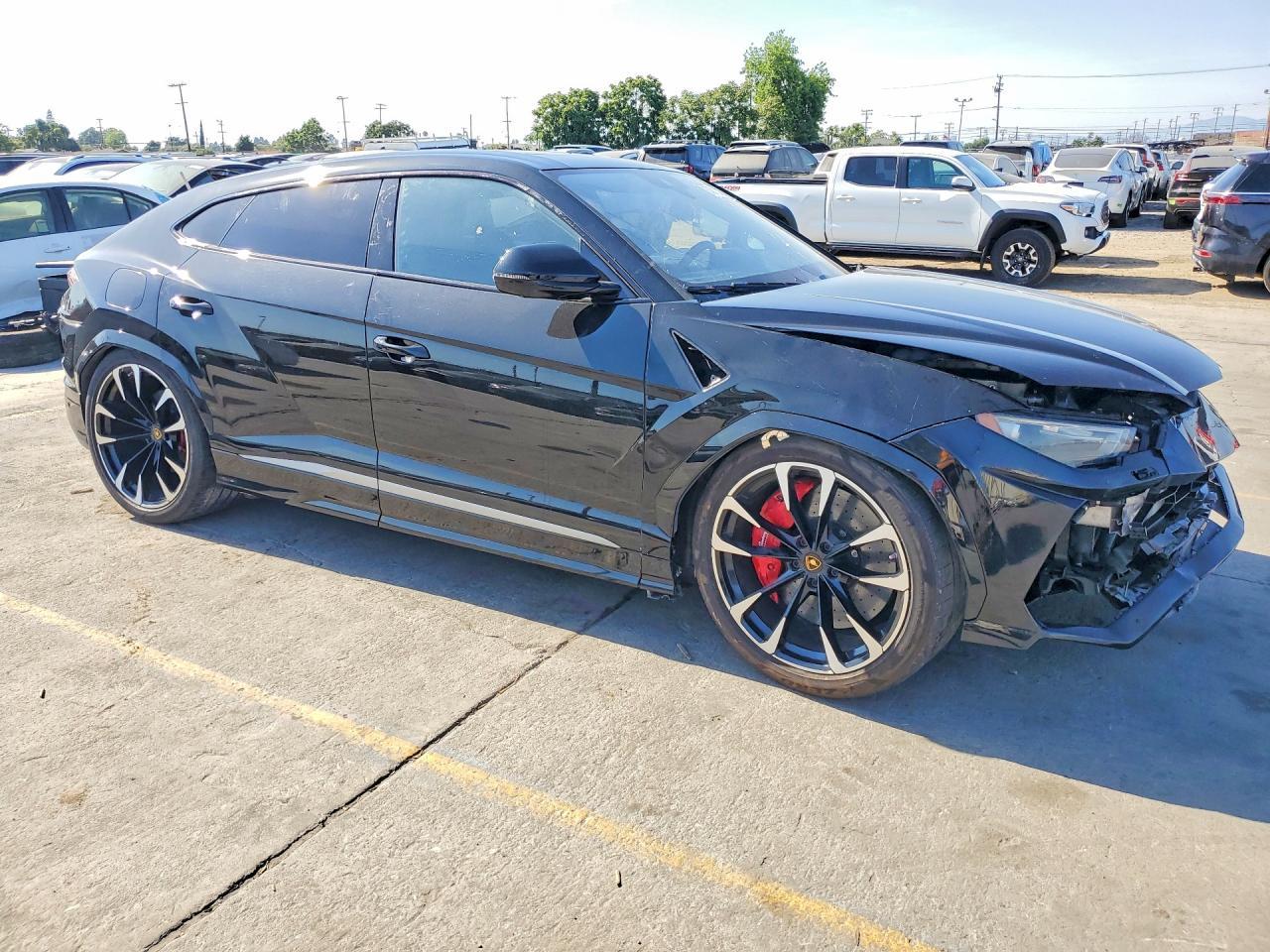 2019 Lamborghini Urus - Фото 4