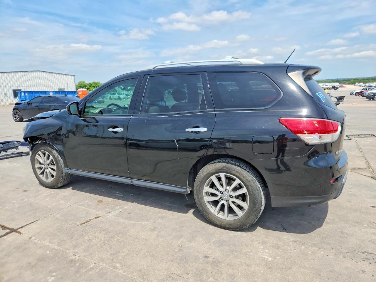 2014 Nissan Pathfinder Sv - Image 2
