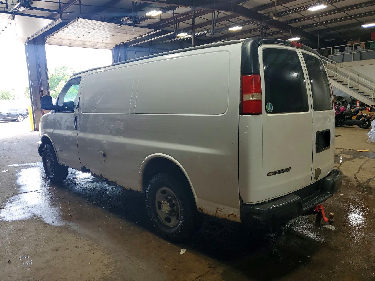 2008 Chevrolet Express G3500 - Фото 2