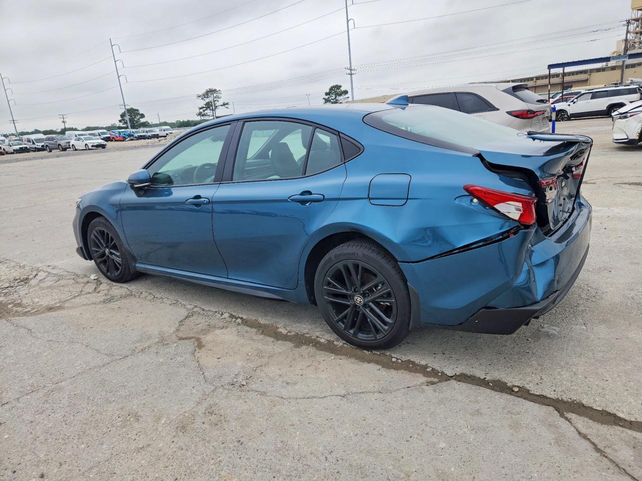 2026 Toyota Camry Se - Image 2