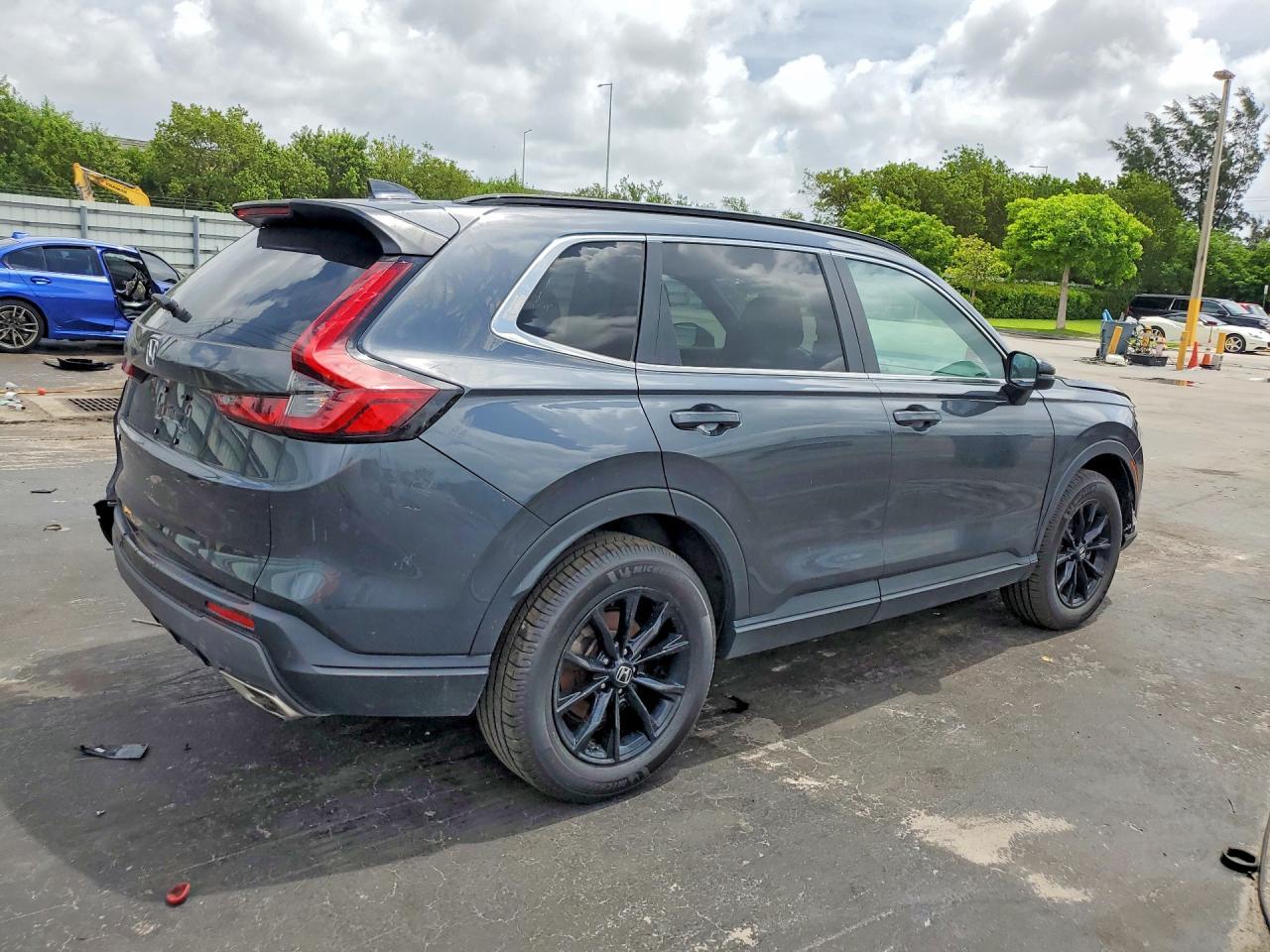 2023 Honda Cr-V Sport - Image 3