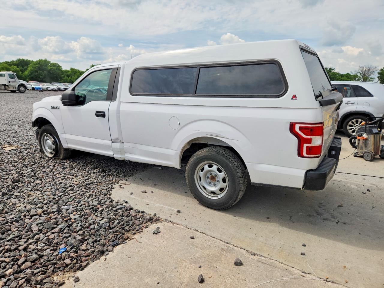 2020 Ford F150 - Фото 2