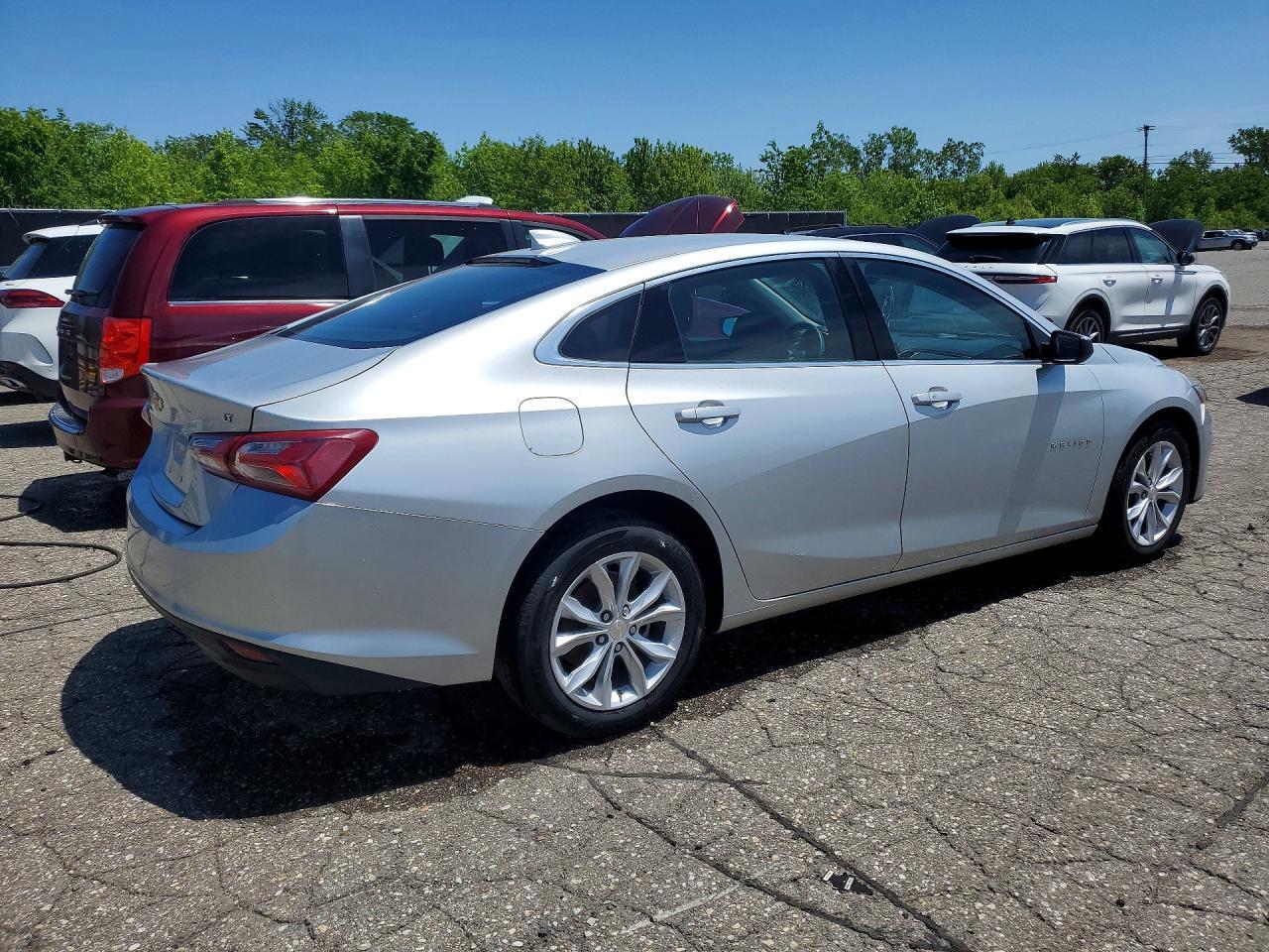 2022 Chevrolet Malibu Lt - Фото 3