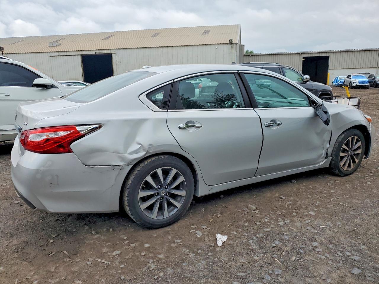 2017 Nissan Altima 2.5 Sv - Image 3