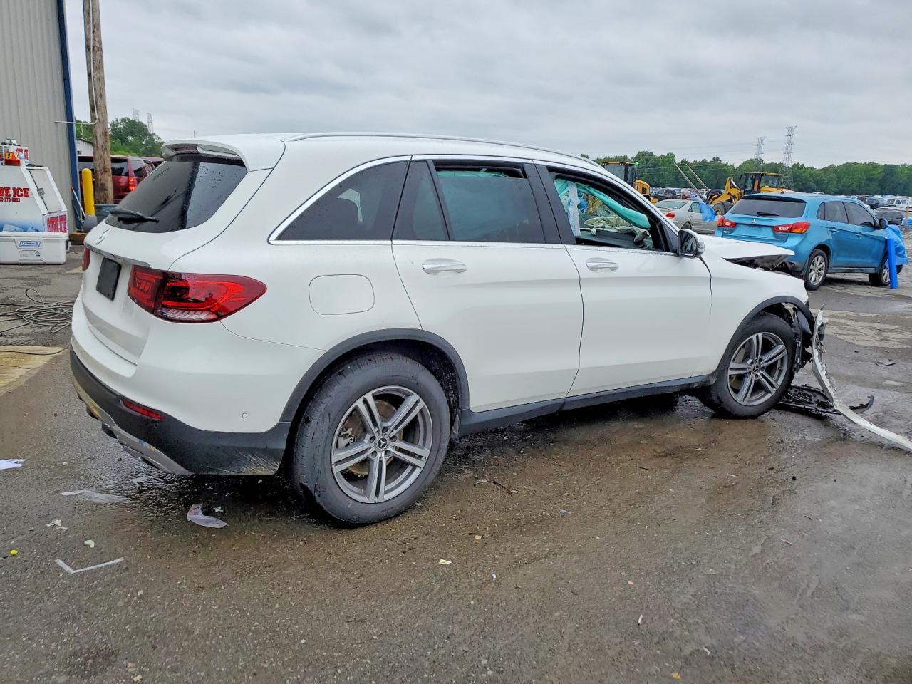 2021 Mercedes-Benz Glc 300 - Image 3