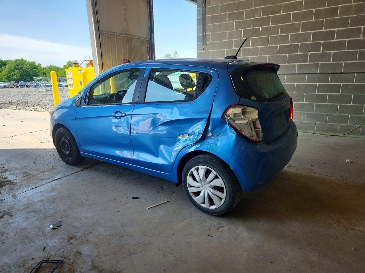 2016 Chevrolet Spark Ls - Фото 2