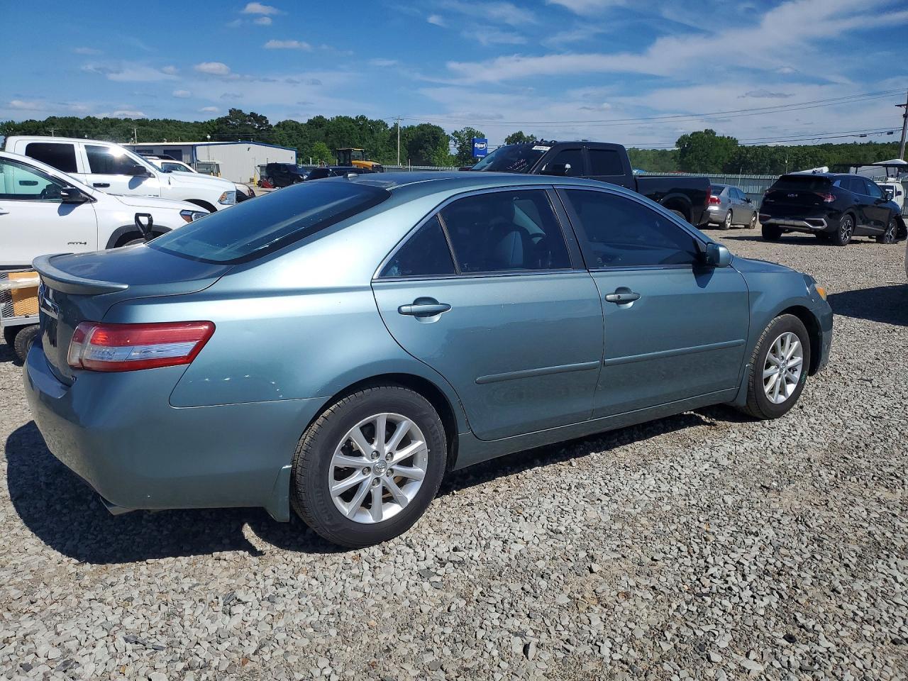2010 Toyota Camry Xle V6 - Фото 3