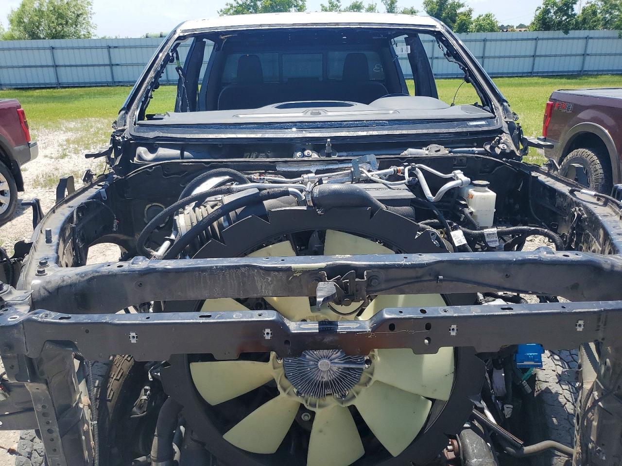 2024 GMC Sierra K3500 Denali Ultimate - Image 7